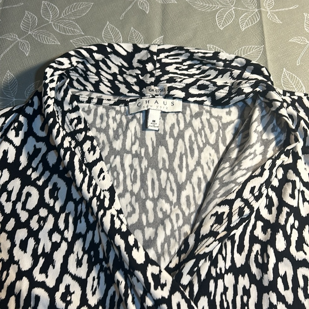 Chaus New York Blouse. - Picture 6 of 15